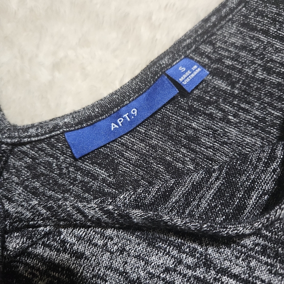 Apt. 9 Black Sheath Dress with V-Neck and Short Sleeves - Picture 3 of 7